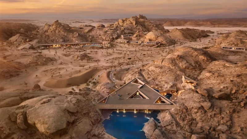 A destination where crystal-clear waters meet dramatic desert landscapes, and where every summer moment feels tailor-made for sunseekers