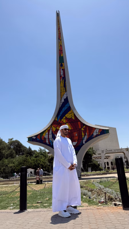 في رحلة استثنائية إلى قلب التاريخ العربي، زار الرحالة والإعلامي الإماراتي إبراهيم الذهلي العاصمة السورية دمشق، التي تُعدّ واحدة من أقدم المدن